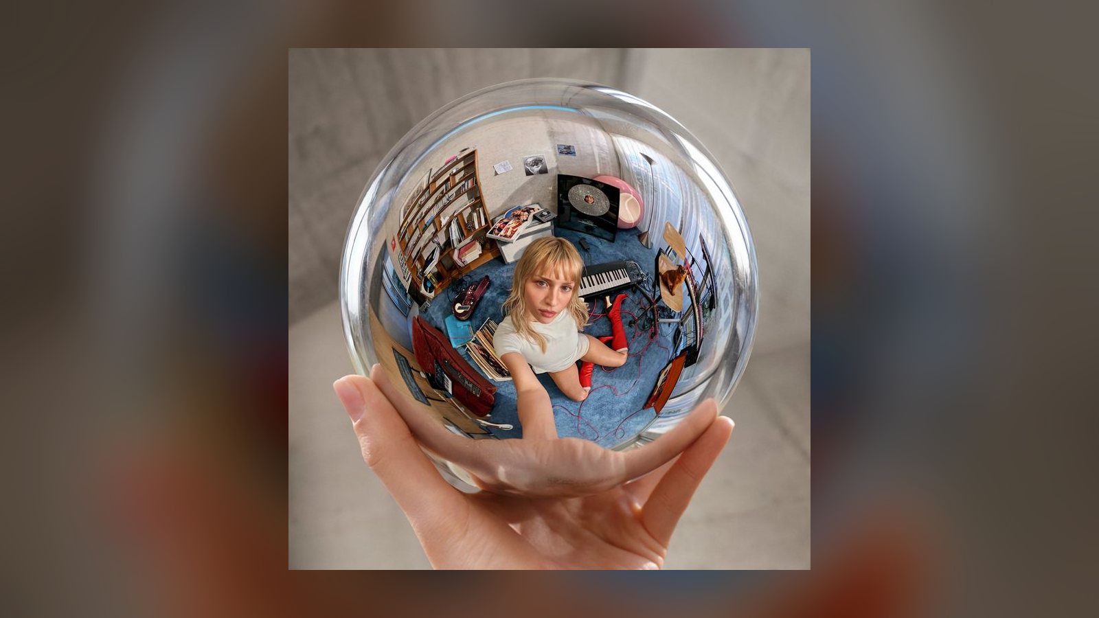 Angèle's Instinct rides a Belgian line: French voices over Flemish dance machines
