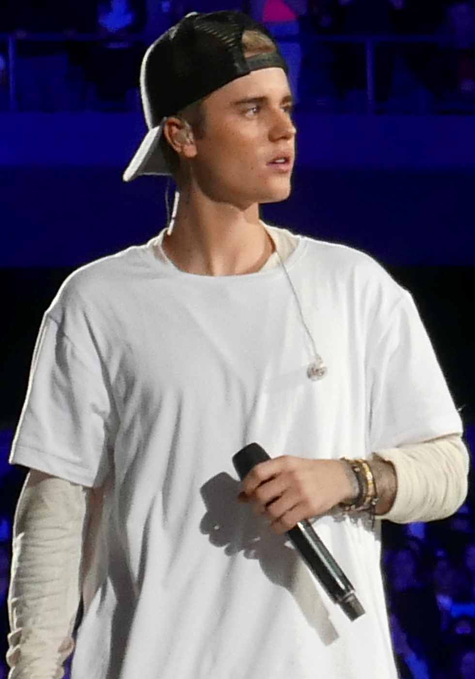 If You Paid $650 to See Justin Bieber Doomscroll on His Laptop, Would You Not Be Mad?