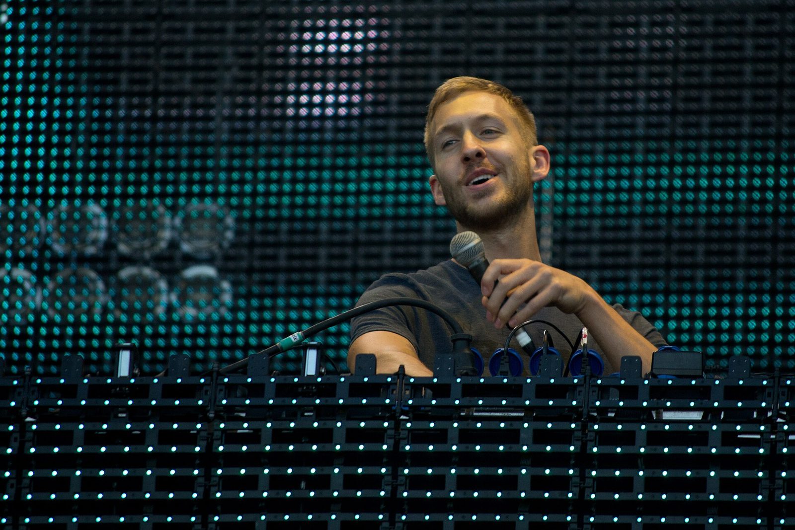 Lightning ends Head Trip's first night early, and Calvin Harris is moved to Sunday